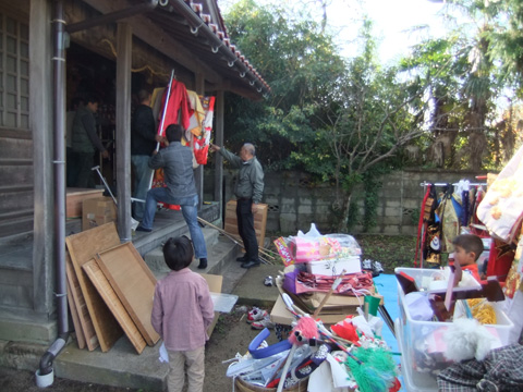 土江邇幣姫神社の清掃